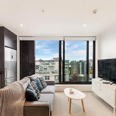 Contemporary Apt - Free Parking